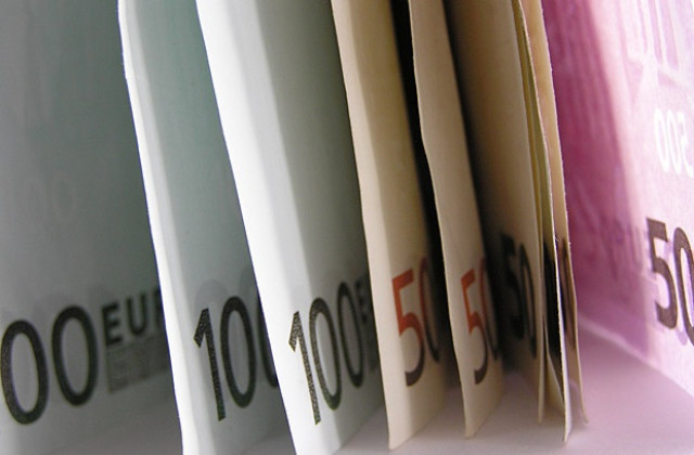 ЕС пилее милиони за хипхоп и цирк