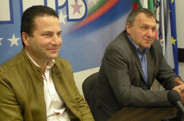 Емил Филипов напусна партията на Яне Янев и встъпи  в ГЕРБ