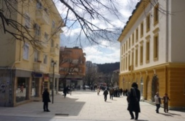 Протестът срещу дупките по улиците на Сливен ще тръгне от сградата на общината