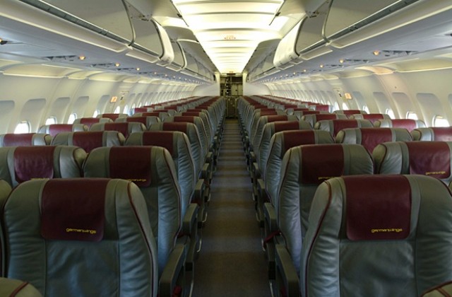 Намалява броят на пътуващите с български авиолинии