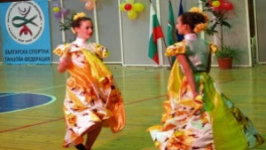 Тангра пак с купите на България танцува