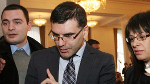 Министър Дянков преотстъпва поста си