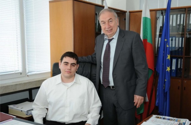 Ученици превзеха АЕЦ за ден