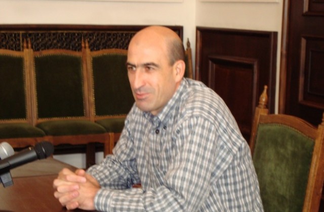 Полицията издирва кмета на Сливен Йордан Лечков заради пътен инцидент