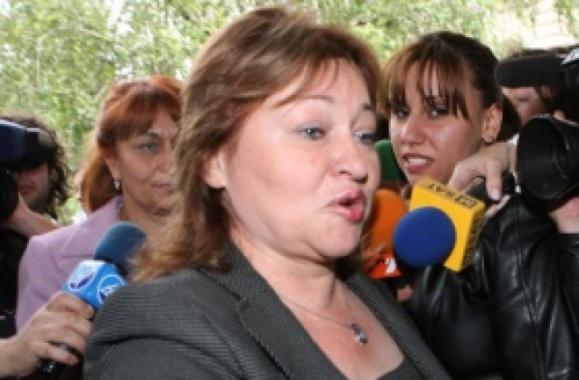 Правителството е в паника, смята Христина Христова