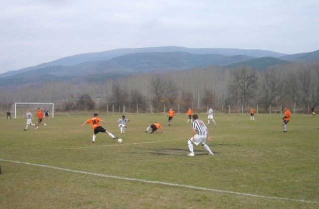 5 отбора в надпревара за първото място в група Осогово