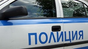 Полицията издирва четирима за въоръжен грабеж