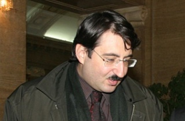 Aпостолов: Трябва да качим свещената крава БЕХ на борсата