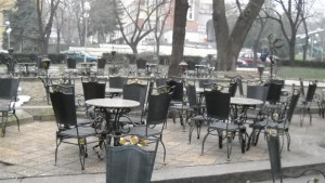 Общината Търговците да плащат досегашнaта такса Тротоарното право