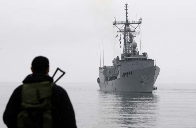 Канада пренасочва своя фрегата към Аденския залив