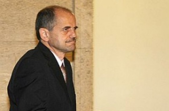 Обмислят създаването на хранителна банка