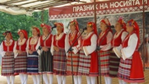 Фолклорно надпяване в Любимец