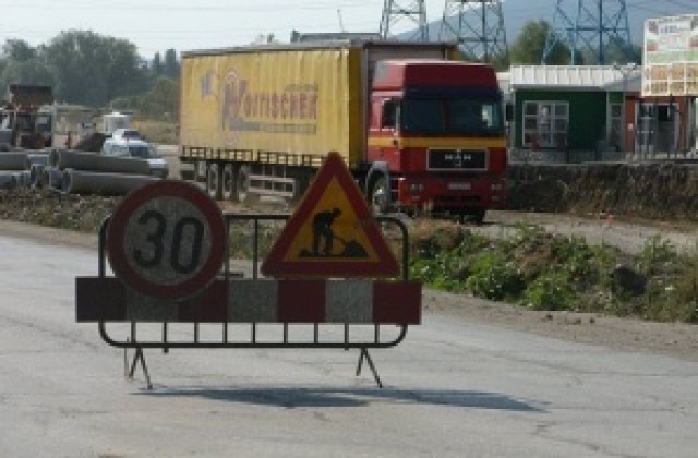 Подхващат холдинг Пътища за ремонта на бул. България