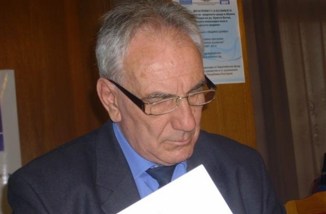 Общински съветник се отказва от правото си на безплатно паркиране