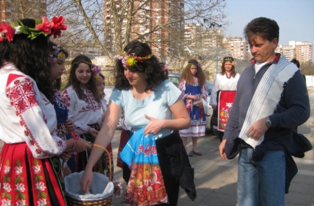 Общинари от Козлодуй направиха пролетно почистване
