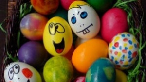 Благотворителен базар на великденски сувенири