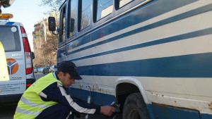 Превозват деца до училище с неизправни автобуси