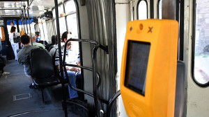 Националната телефонна линия за деца се рекламира в транспорта