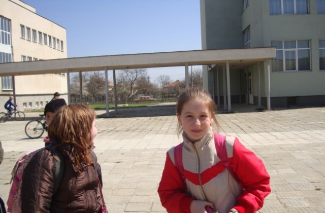Момиче от Стралджа е избрано за модел на луксозно списание