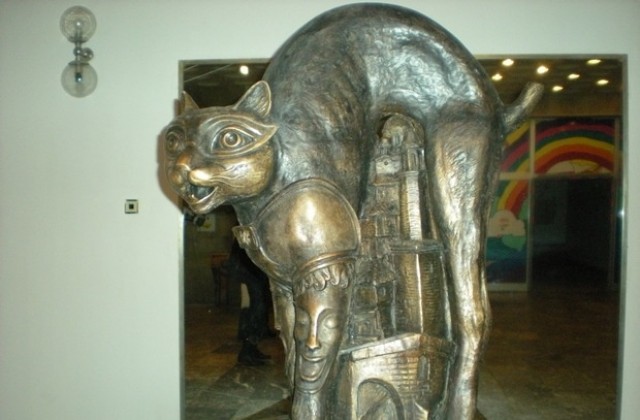 Паметник на габровската котка