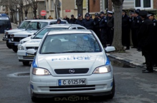 полицаи иззеха дрехи и маратонки ментета във Видин