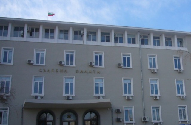 Искат задържане под стража за тримата престъпници от с. Черна гора