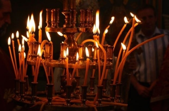 Благодатният огън ще бъде във Варна около 21.00 ч.