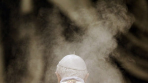 Папа Йоан Павел II пренебрегнал посегателство на духовник над 2000