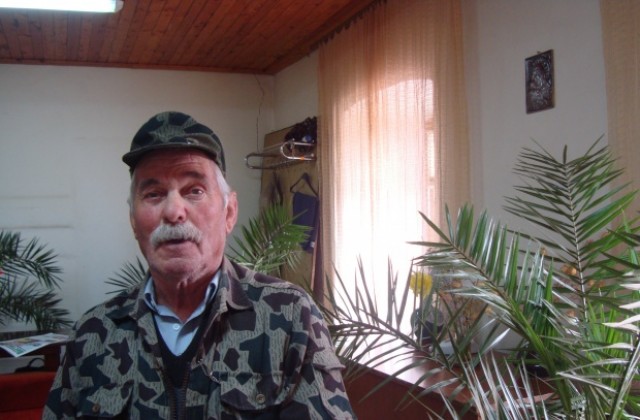80-годишен зове пенсионерите да помогнат на правителството със самооблагане
