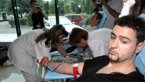 Призовават служители и ученици да дарят кръв