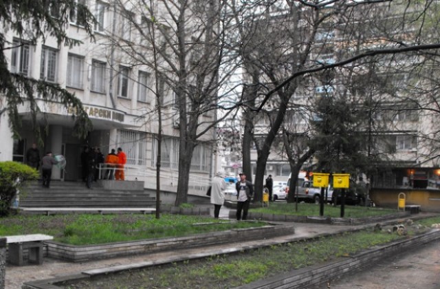 Жена умря на опашка за плащане на ток