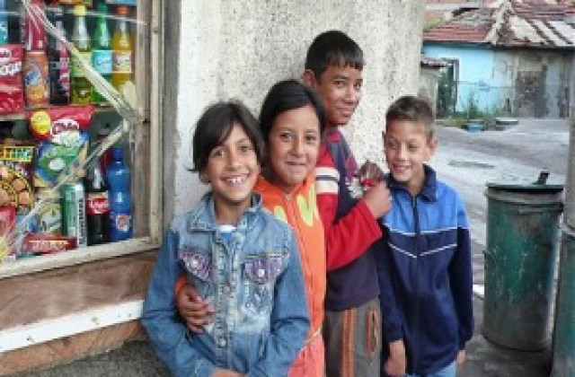 Ромски лидер плаши с протести, общината не му дала 900 лв.