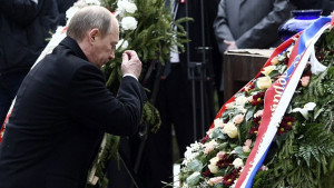 Поляците очакваха извинение пред мемориала в Катин Путин не отвори