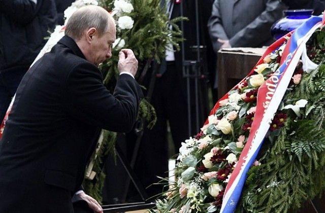 Поляците очакваха извинение пред мемориала в Катин, Путин не отвори дума