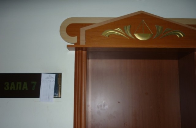 Нови четирима съдии отказаха да гледат жалбата на адвокат Диян Мичев