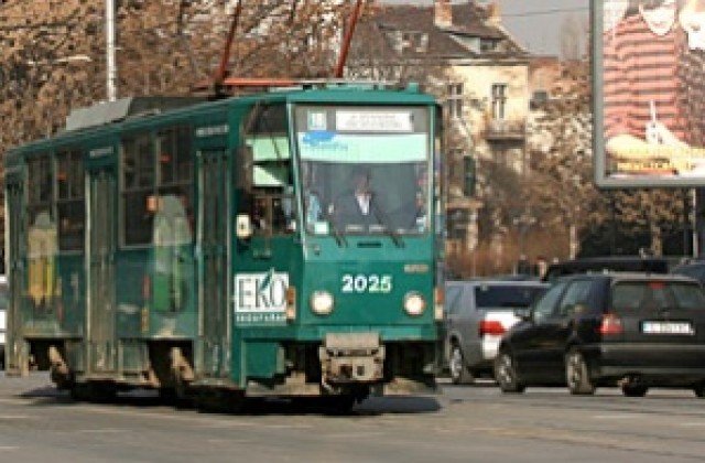 Променят маршрута на две трамвайни линии за уикенда