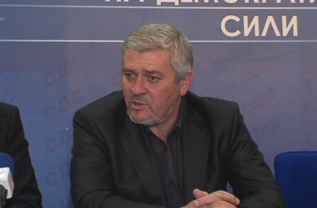 СДС иска отговори срещу подкрепа за министър