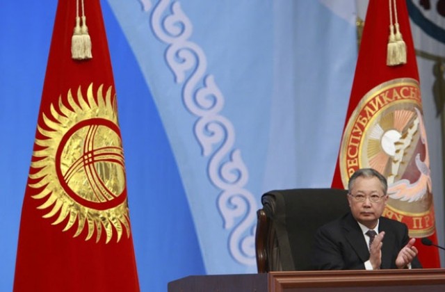 Президентът на Киргизстан отказва да подаде оставка
