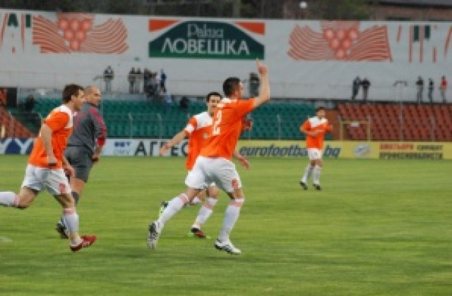 Литекс преплува лесно през Черно море