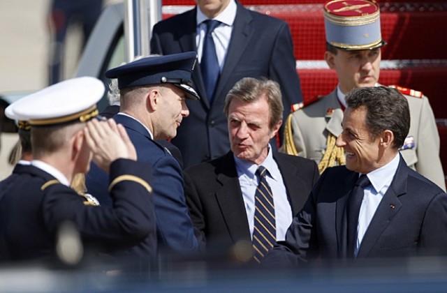 Саркози: Франция няма да се откаже от ядреното оръжие