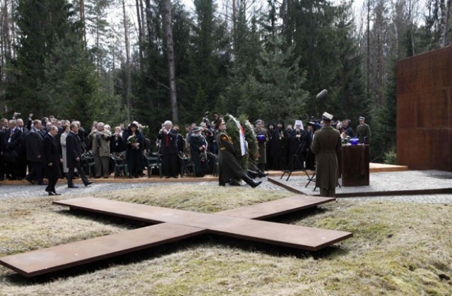 Прожектират филм за лобното място на президента Лех Качински във Варна