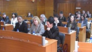 Ще събарят прословутия ромски блок в Ямбол