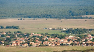 Росен с многофункционална сграда