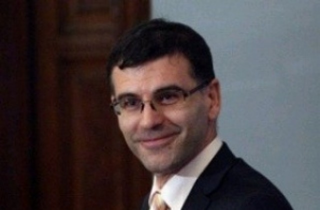 Симеон Дянков влиза в час в Езиковата в Ловеч