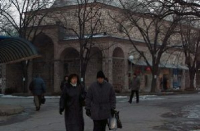 Ямбол намалява и застарява