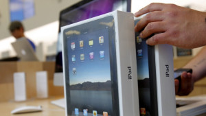 Израел забрани на чужденците да носят iPad в страната