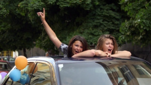 Варненски социалисти стягат абитуриенти въпреки кризата