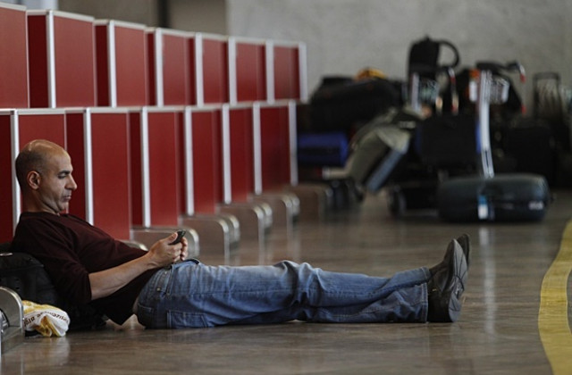 Удължиха забраната за полети на Летище Варна