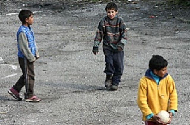 Продължава социалната работа с деца на улицата