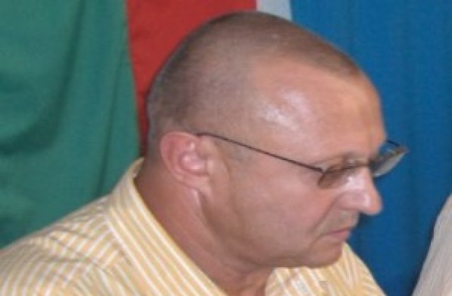 Нунев ще търси от министър Дянков пари за АГ комплекса